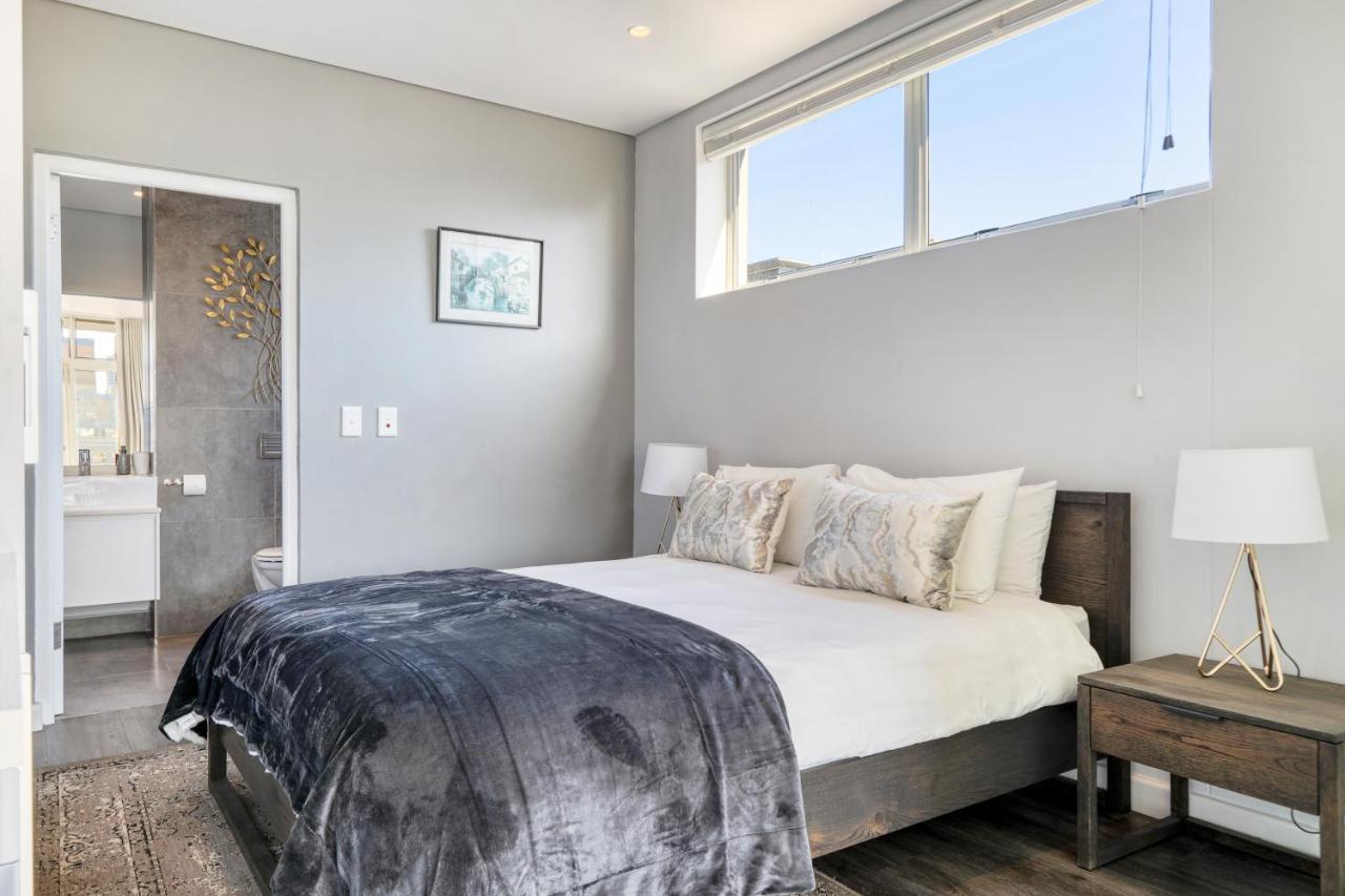 View 1 Bedroom In Cbd Apartment *